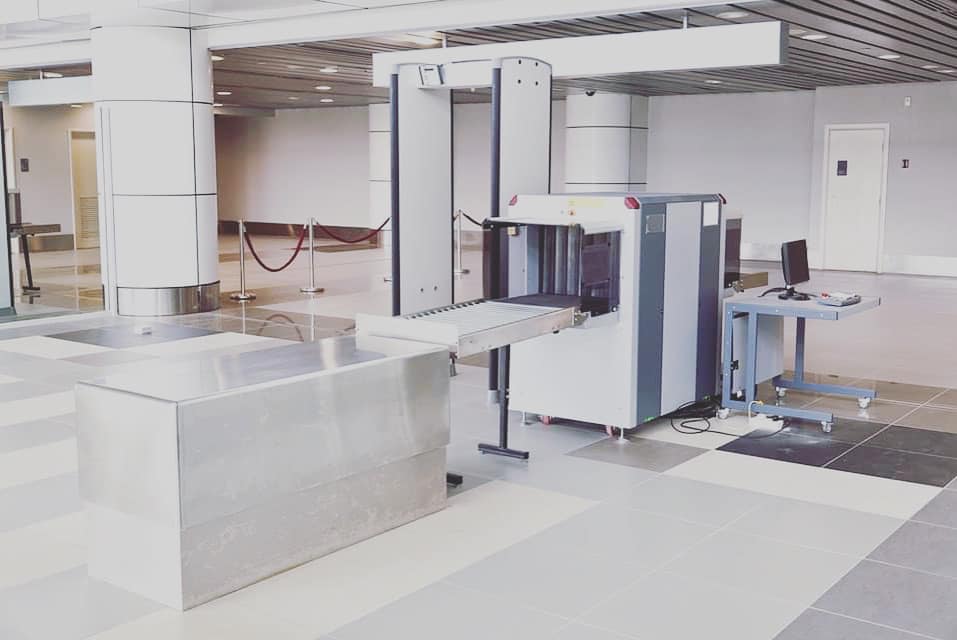 أجهزة تفتيش المعادن والاشخاص الامنية